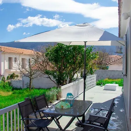Lazarus Private House